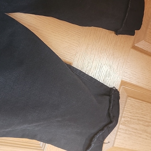 Torrid Size 22 Crop Boyfriend Jean Denim Black Distressed Cut Off Button Fly EUC - Picture 8 of 11